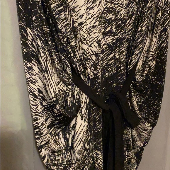 Dots Plus Size Flowy Shirt - Picture 5 of 10